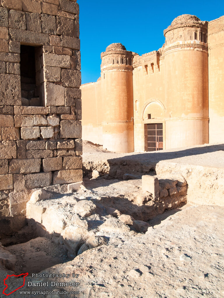 Qasr al-Heir al-Sharqi (قصر الحير الشرقي)