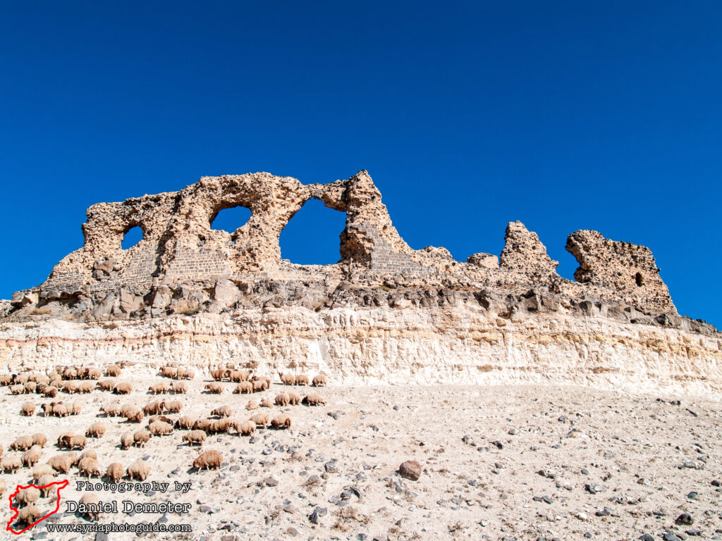 Qalaat al-Shamamis (قلعة الشماميس)