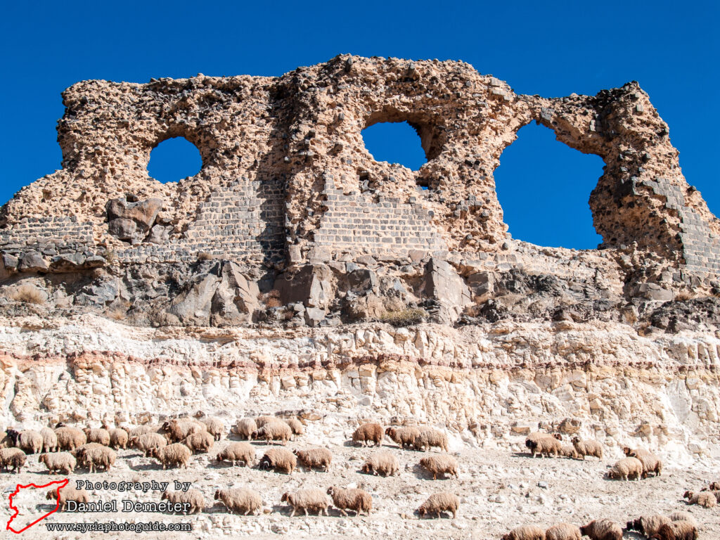 Qalaat al-Shamamis (قلعة الشماميس)